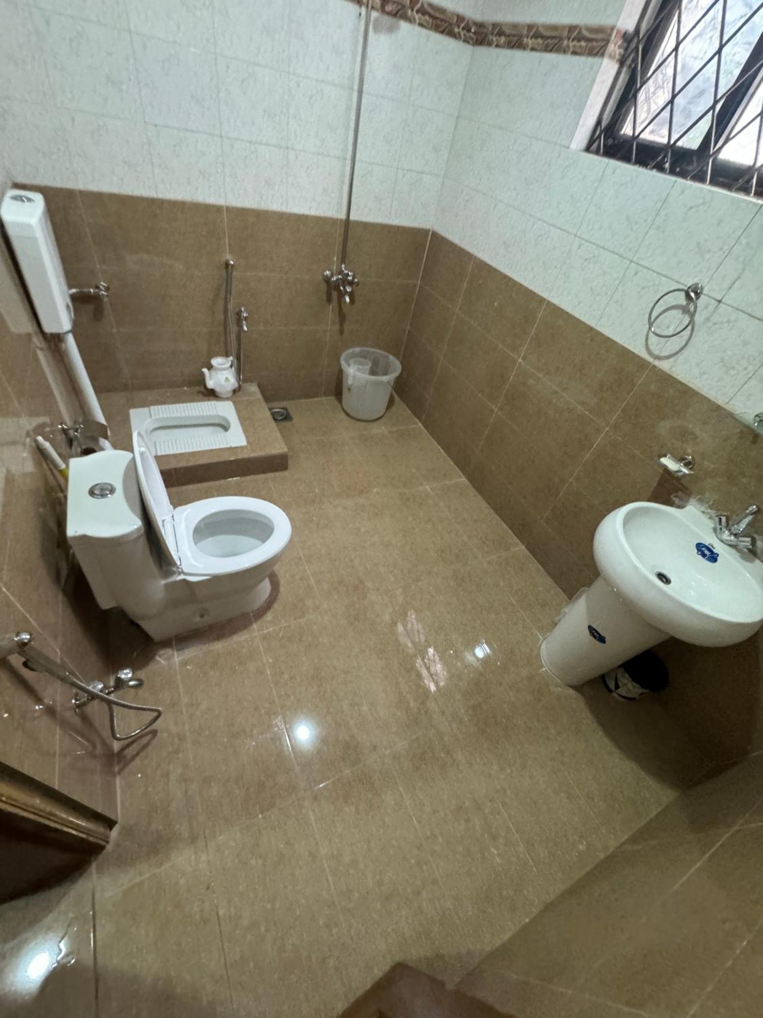 Royal Executive Inn Guest House Islamabad Exterior foto